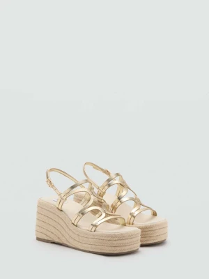 Sandały na platformie z metalicznymi paskami złoty - Dziewczyna - - MANGO TEEN