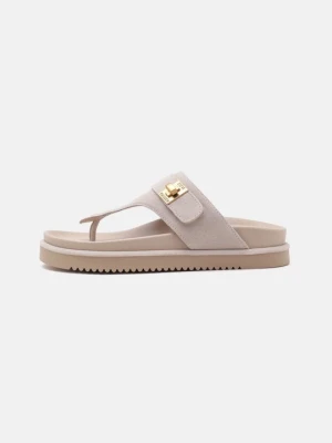 Sandały o fasonie japonek Steve Madden piaskowy