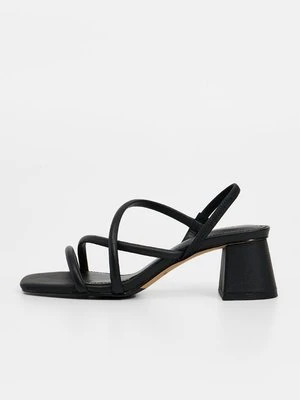 Sandały & Other Stories