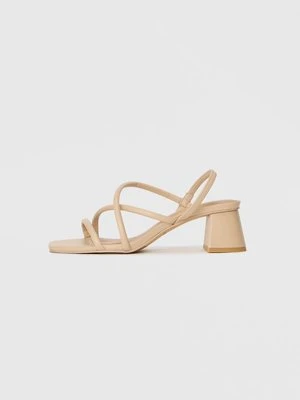 Sandały & Other Stories