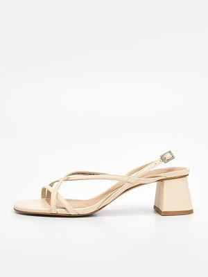 Sandały & Other Stories