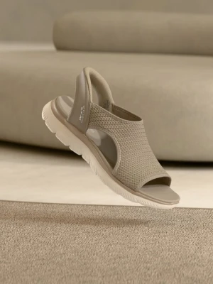 Sandały Skechers taupe