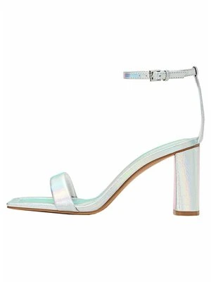 Sandały Stradivarius