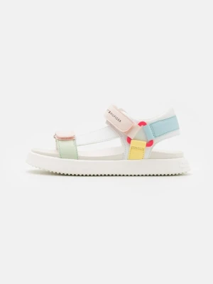 Sandały Tommy Hilfiger biały