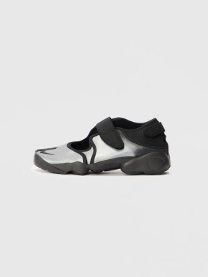 Sandały trekkingowe Nike srebrny