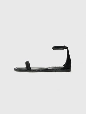 Sandały z cholewką DKNY