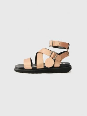 Sandały z cholewką Kickers