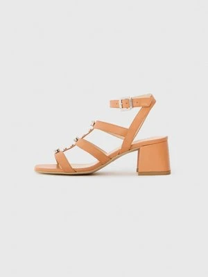 Sandały z cholewką NeroGiardini