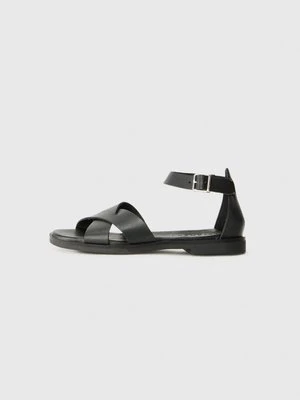 Sandały z cholewką Pavement