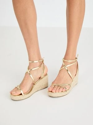 Sandały z cholewką Raid