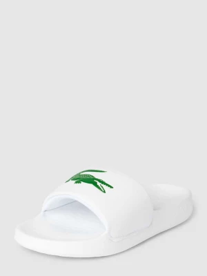 Sandały z nadrukiem z logo model ‘SERVE SLIDE 1.0’ Lacoste
