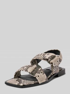 Sandały z ozdobnymi nitami model ‘SARIA’ Steve Madden
