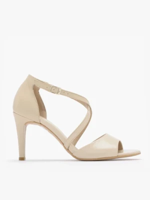 Sandały z ozdobnymi paseczkami Ryłko