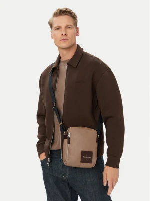 Saszetka Calvin Klein Bold Pebble Ssnl Simple Reporter LV04D3624G Beżowy