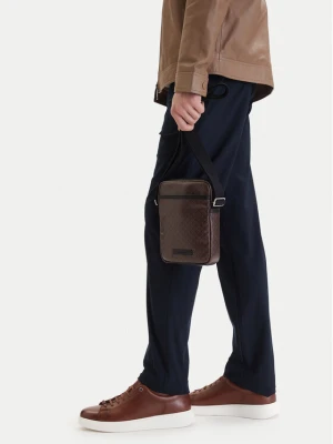 Saszetka Calvin Klein Emblem Aop Coated Slim Reporter LV04D3334G Brązowy