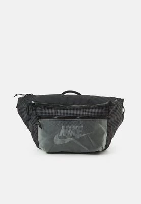 Saszetka nerka Nike Sportswear