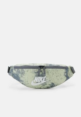 Saszetka nerka Nike Sportswear