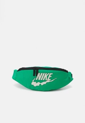 Saszetka nerka Nike Sportswear