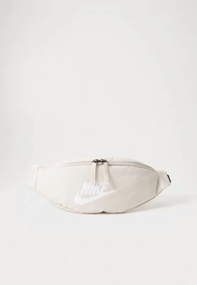 Saszetka nerka Nike Sportswear