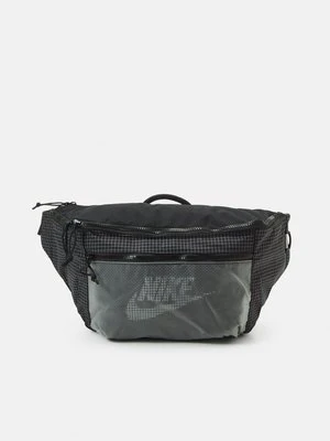 Saszetka nerka Nike Sportswear