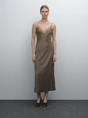 Zdjęcie produktu Satynowa Bieliźniana Sukienka Średniej Długości - Beżowy - - Massimo Dutti - Kobieta