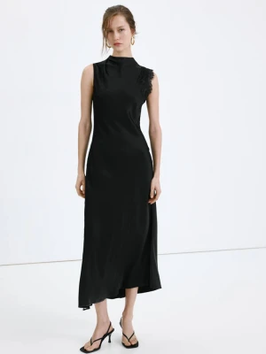 Satynowa długa sukienka z koronką czarny - Kobieta - - MANGO