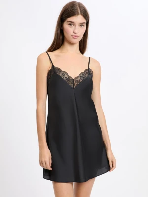 Satynowa halka nocna ze szczegółami z koronki Etam