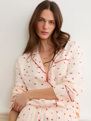 Satynowa koszula nocna z motywem pocałunków Etam