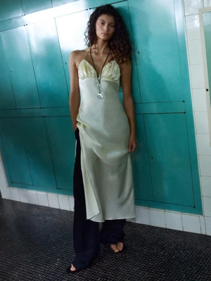 Satynowa sukienka z dekoltem w serek kremowy / écru - Kobieta - - MANGO