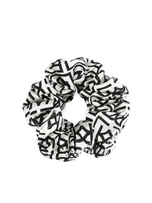 Satynowe scrunchie w monogramy KAZAR