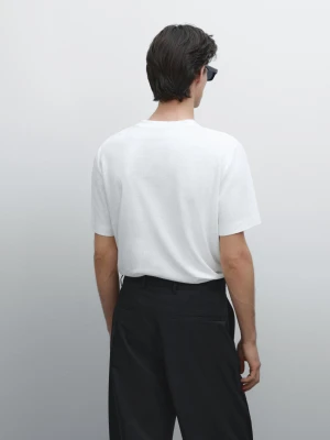 Short-Sleeved T-Shirt With Linen - Surowy - - Massimo Dutti - Mężczyzna