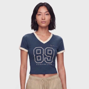 Signature 89 College Tiny V-Neck T-Shirt Karl Kani niebieski