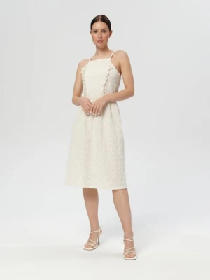 Sinsay - Ażurowa sukienka midi na ramiączkach - kremowy