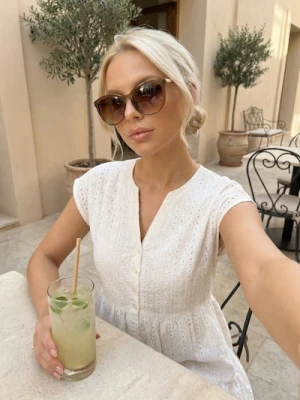 Sinsay - Ażurowa sukienka mini babydoll - biały