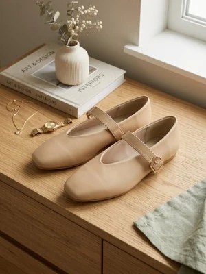 Sinsay - Baleriny z paskiem i skórzaną wkładką - beżowy
