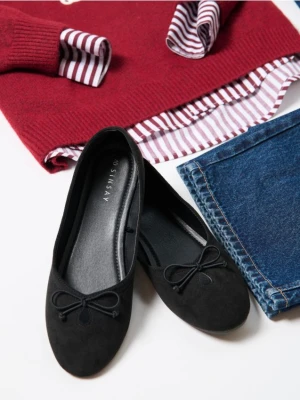 Sinsay - Baleriny z wiązaną kokardką - czarny