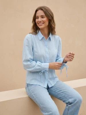 Sinsay - Bawełniana koszula z dekoracyjnym wiązaniem przy mankietach - błękitny