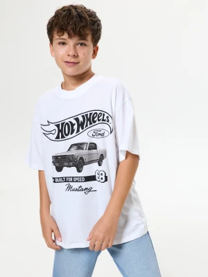 Sinsay - Bawełniana koszulka oversize z nadrukiem Hot Wheels - biały