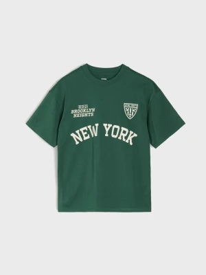 Sinsay - Bawełniana koszulka oversize z napisem New York - green spruce