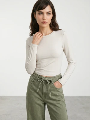 Sinsay - Bawełniana koszulka slim fit z długim rękawem - kremowy