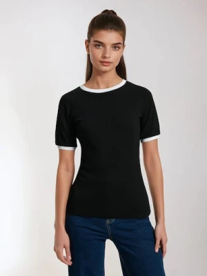 Sinsay - Bawełniana koszulka z kontrastową lamówką - czarny