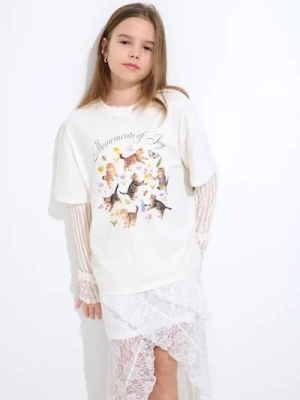 Sinsay - Bawełniana koszulka z nadrukiem - kremowy