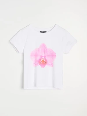 Sinsay - Bawełniana koszulka z nadrukiem kwiatowym - biały