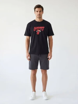 Zdjęcie produktu Sinsay - Bawełniana koszulka z nadrukiem NBA - czarny