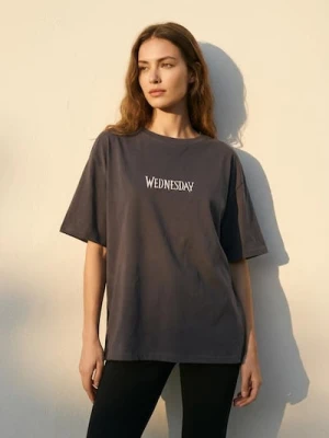 Sinsay - Bawełniana koszulka z nadrukiem Wednesday - szary