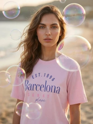 Sinsay - Bawełniana koszulka z napisem Barcelona - różowy