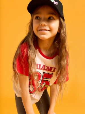 Sinsay - Bawełniana koszulka z napisem Miami - wielobarwny