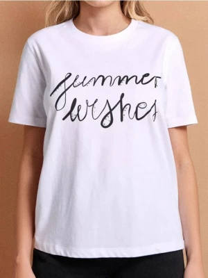 Sinsay - Bawełniana koszulka z napisem SUMMER WISHES - biały