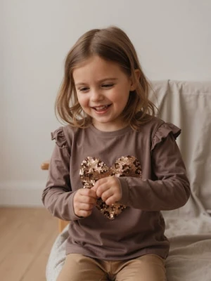 Sinsay - Bawełniana koszulka z ozdobnymi cekinami - brązowy