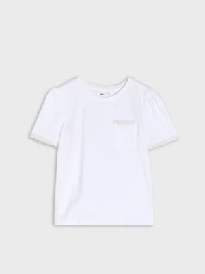 Sinsay - Bawełniana koszulka z szydełkowymi kwiatkami i kieszonką - biały